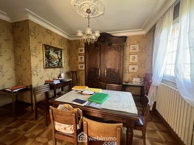 Maison - 220 m² - 8 pièces