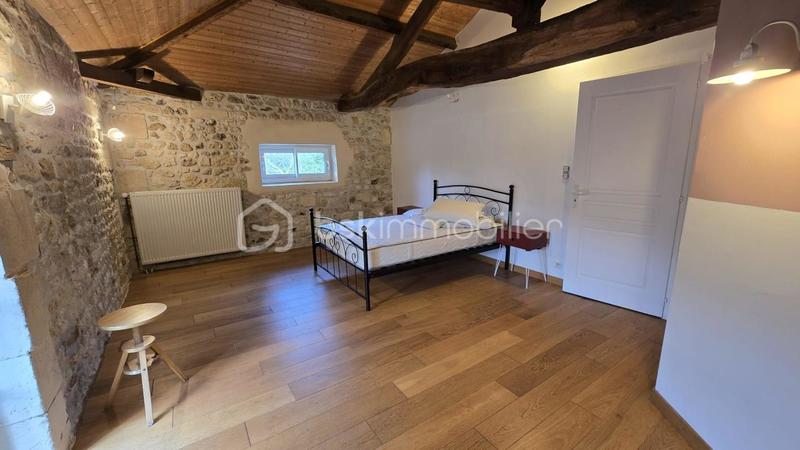 Maison - 400 m² - 16 pièces