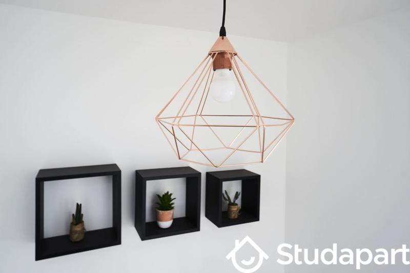 Chambre - 13 m² - 1 pièce