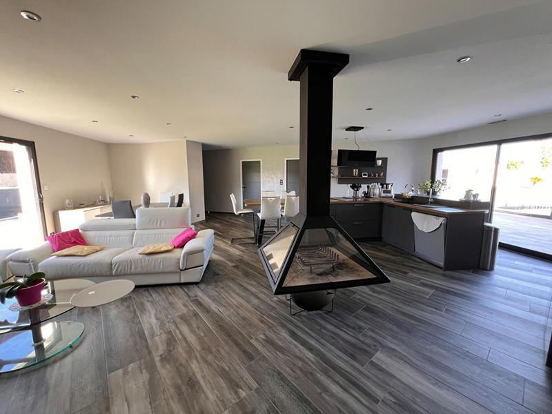 Maison - 167 m² - 6 pièces