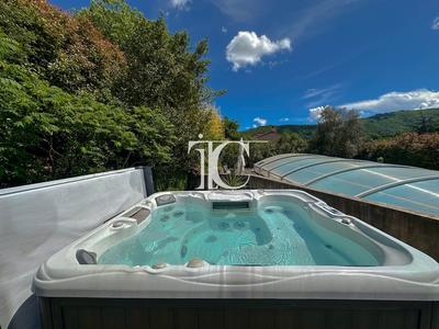 Maison - 183 m² - 6 pièces