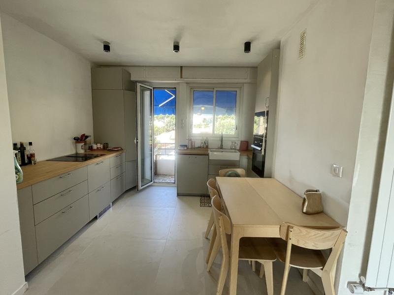 Appartement - 93 m² - 4 pièces