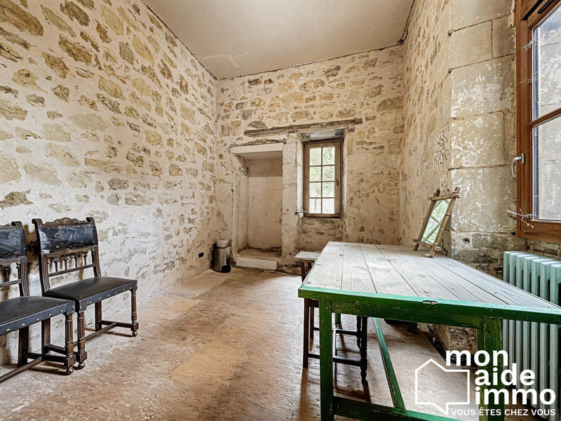 Maison - 300 m² - 12 pièces