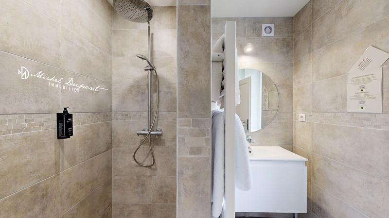 Local commercial - 620 m² - 10 pièces