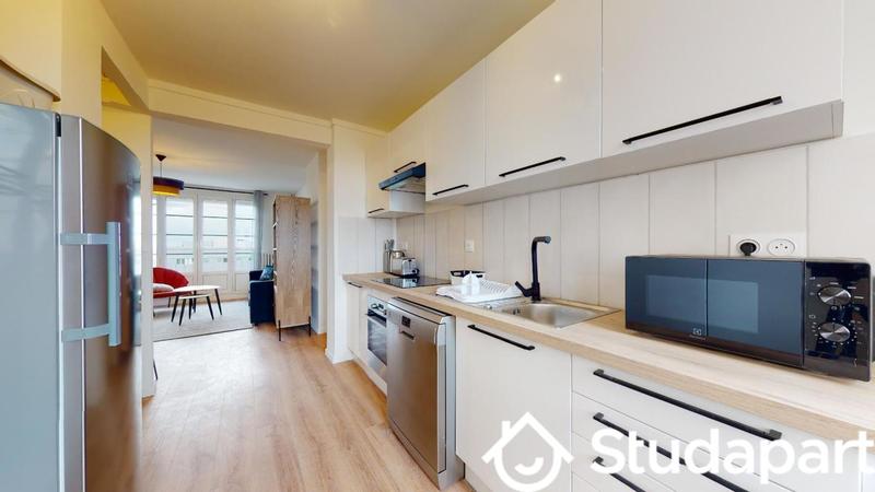 Chambre - 11 m² - 1 pièce