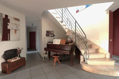Maison contemporaine - 260 m² - 9 pièces