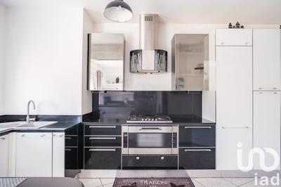 Maison - 246 m² - 9 pièces