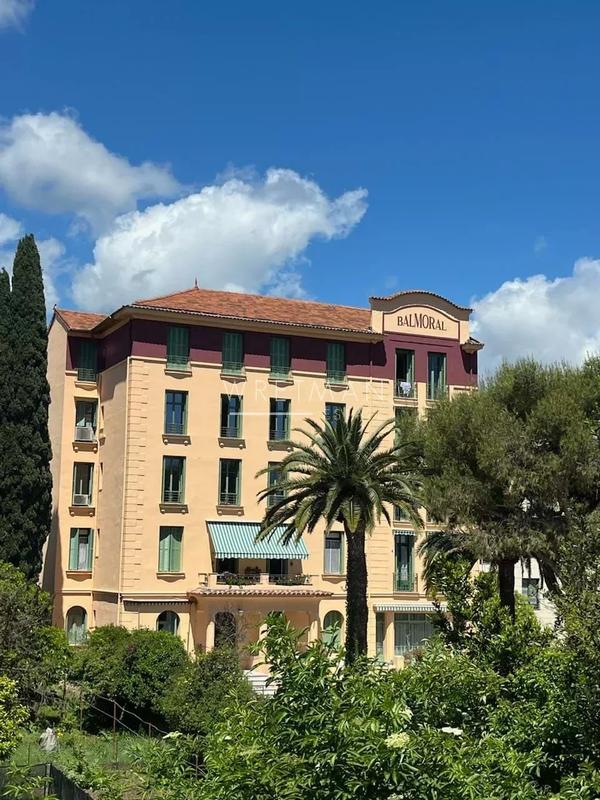 Appartement - 160 m² - 4 pièces