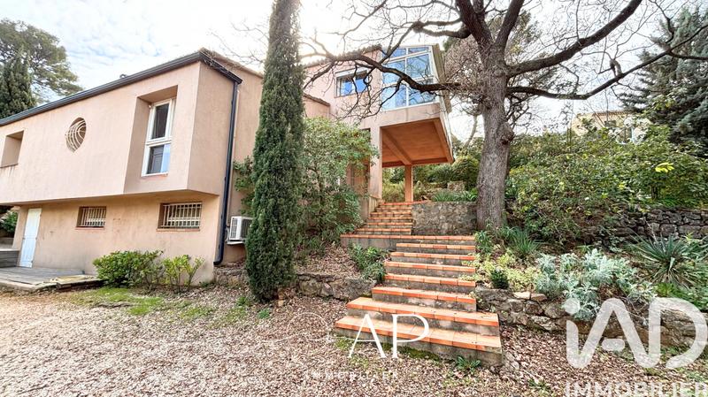 Maison de maîtres - 240 m² - 6 pièces