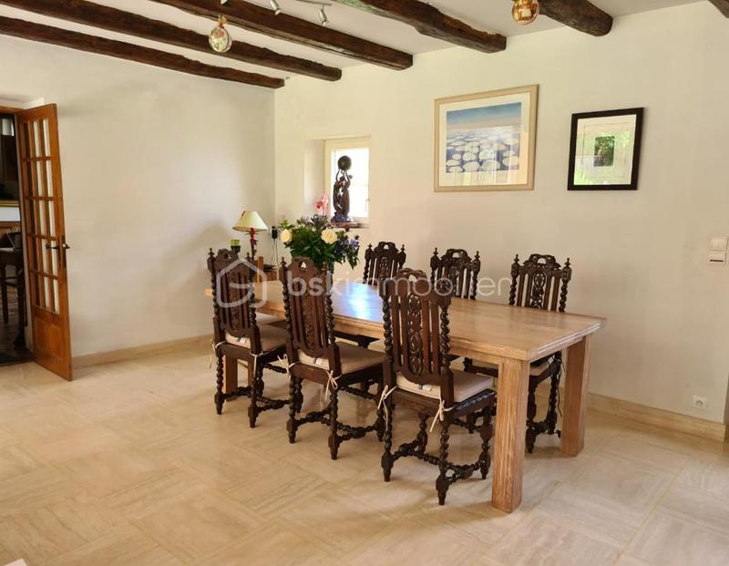 Maison - 250 m² - 11 pièces