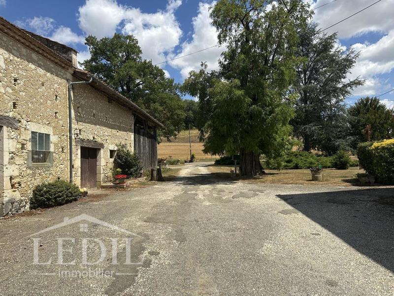 Propriété - 230 m² - 7 pièces