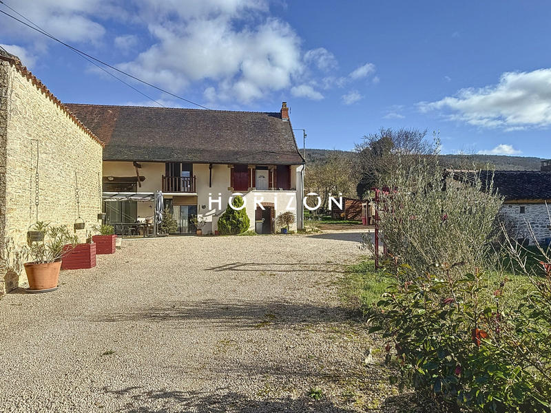 Maison ancienne - 183 m² - 7 pièces