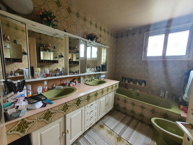 Maison - 228 m² - 5 pièces