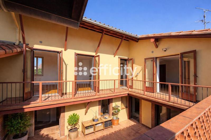 Maison de ville - 255 m² - 7 pièces