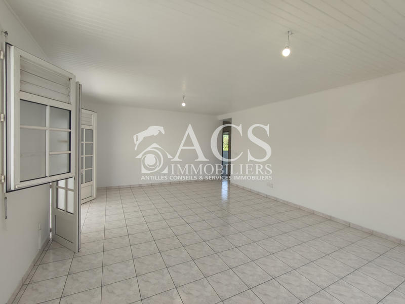 Maison - 104 m² - 4 pièces