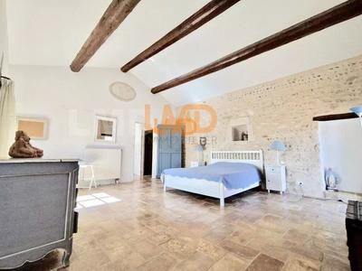 Maison - 300 m² - 11 pièces