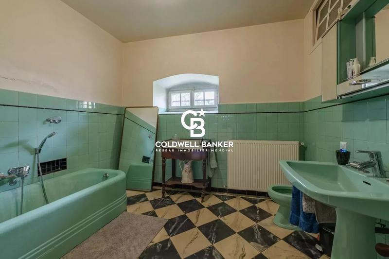 Maison - 554 m² - 15 pièces