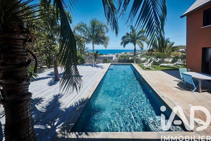 Maison - 205 m² - 5 pièces