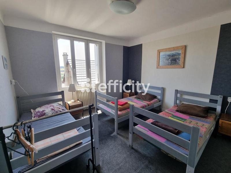 Maison - 145 m² - 10 pièces