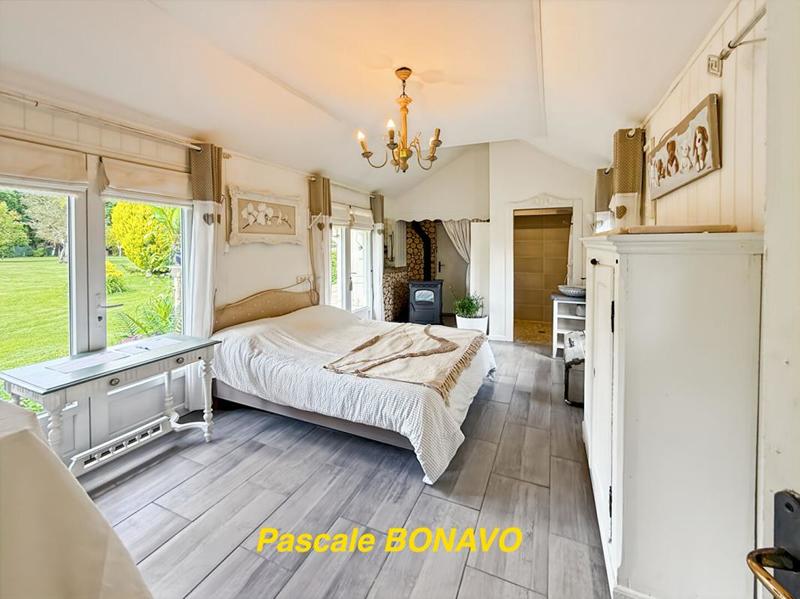 Maison - 248 m² - 9 pièces