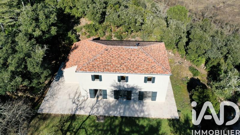 Maison - 227 m² - 6 pièces