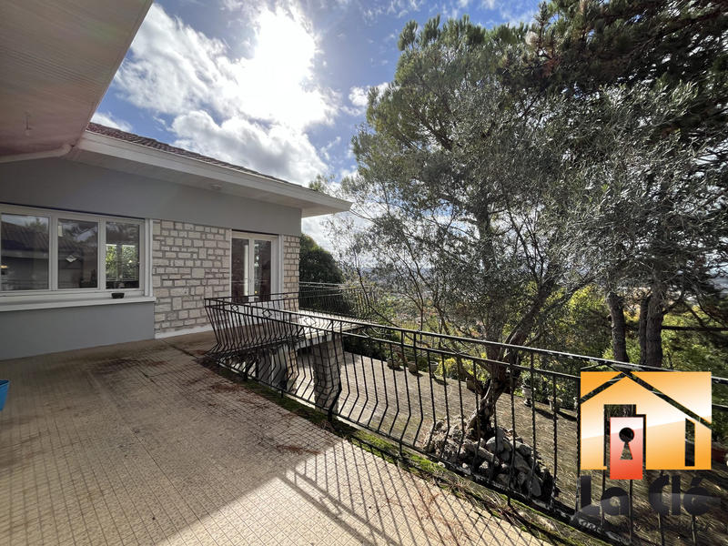 Maison - 193 m² - 5 pièces