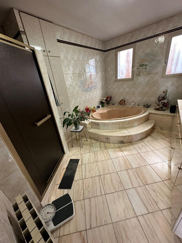 Villa - 360 m² - 4 pièces