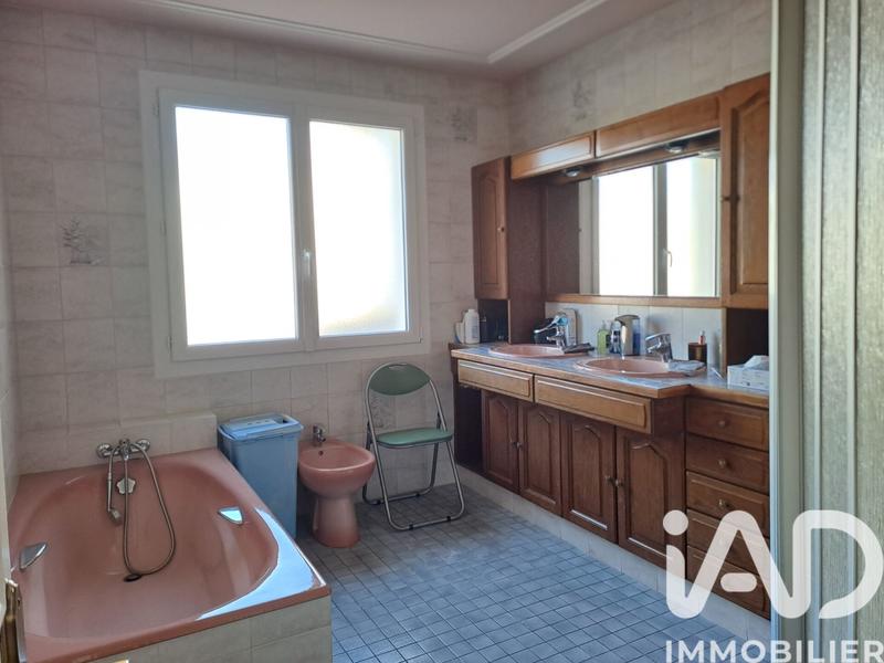 Maison - 140 m² - 8 pièces