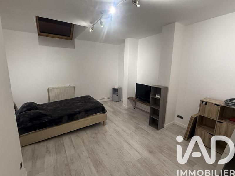 Maison - 232 m² - 9 pièces