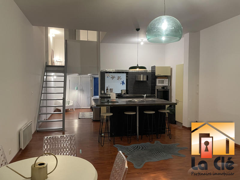 Loft - 145 m² - 4 pièces