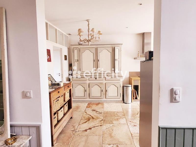 Maison - 215 m² - 10 pièces