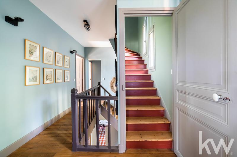 Maison - 220 m² - 8 pièces