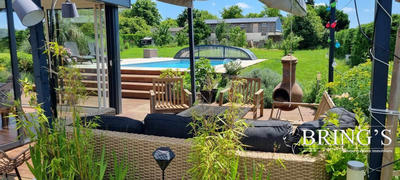 Maison - 180 m² - 8 pièces