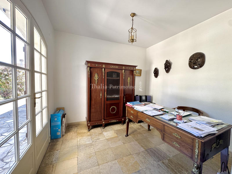 Maison - 200 m² - 8 pièces