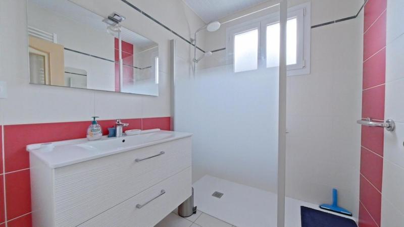 Maison - 99 m² - 5 pièces