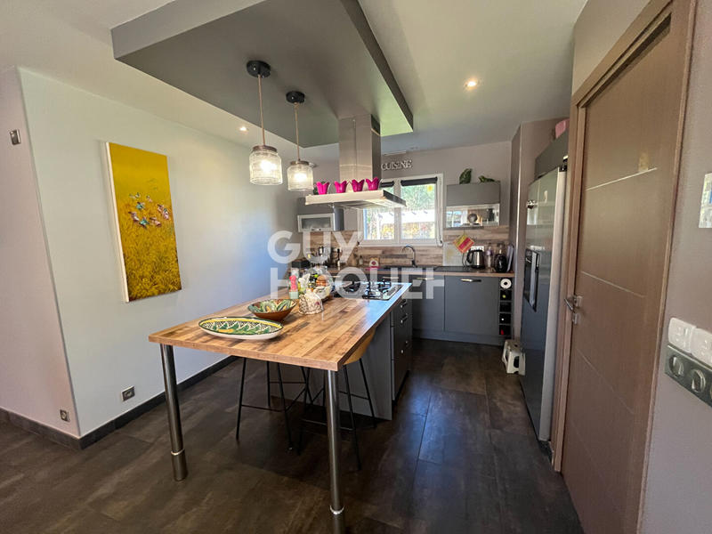 Maison - 110 m² - 5 pièces