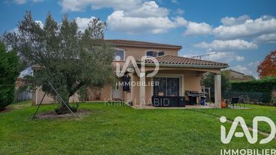 Maison - 144 m² - 5 pièces