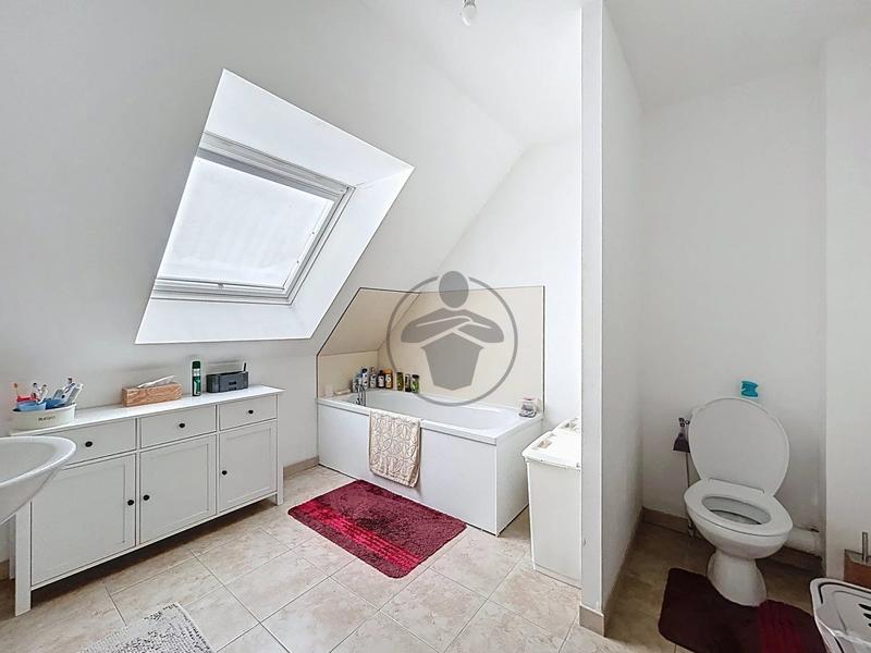 Maison - 163 m² - 8 pièces