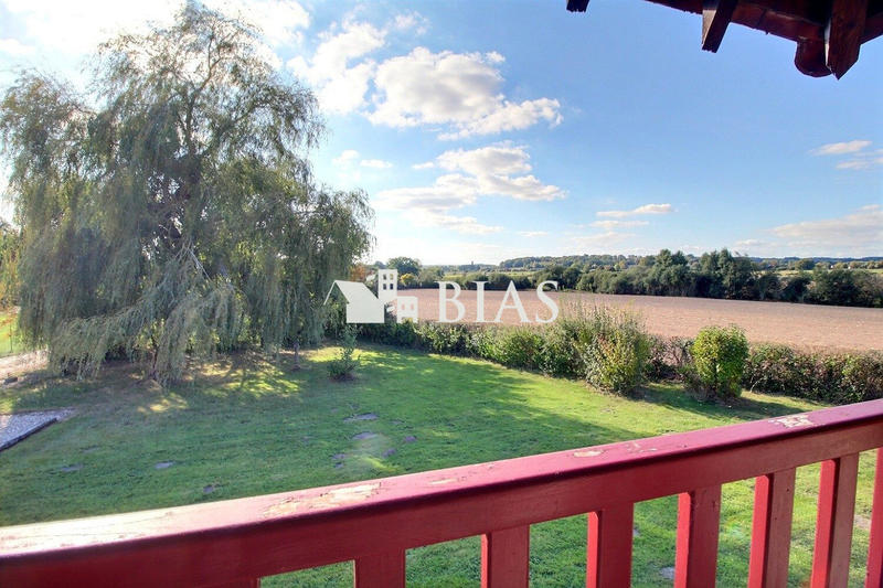 Maison traditionnelle - 187 m² - 7 pièces