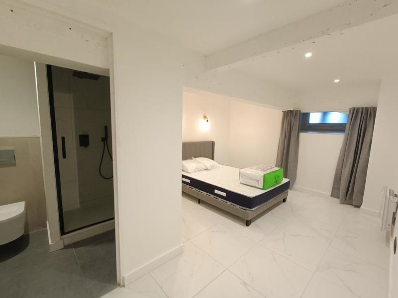 Chambre - 266 m² - 6 pièces