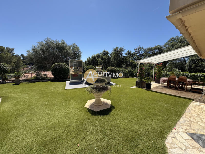 Maison - 211 m² - 9 pièces