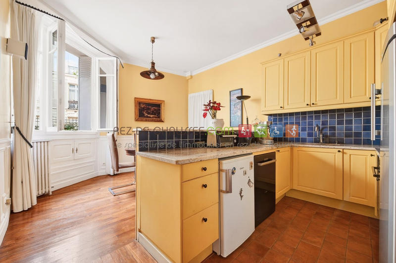 Appartement - 186 m² - 6 pièces