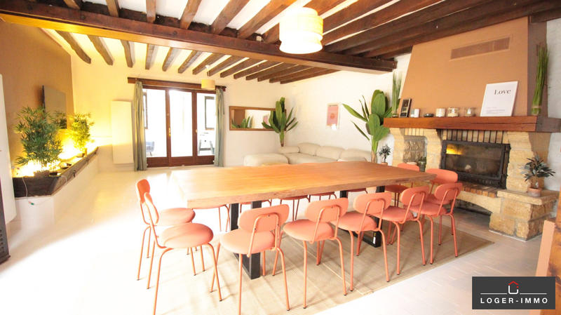 Maison - 302 m² - 9 pièces