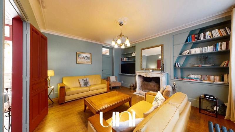 Maison bourgeoise - 264 m² - 7 pièces