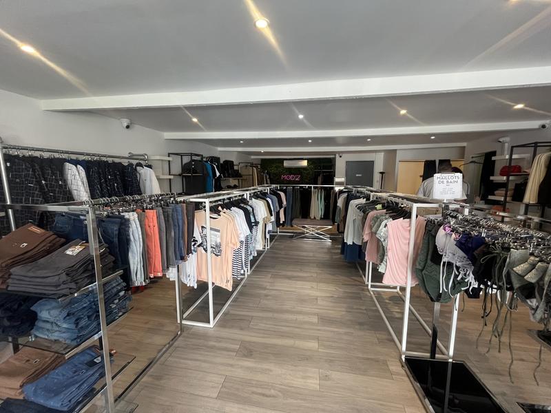 Fonds de commerce - Magasins - 109 m²