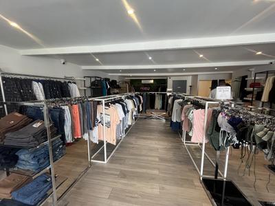 Fonds de commerce - Magasins - 109 m²