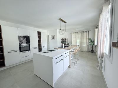 Maison - 150 m² - 7 pièces