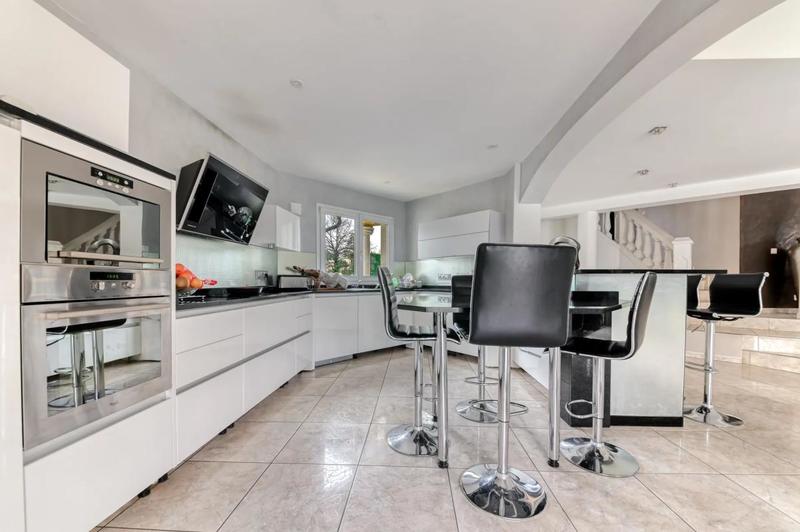 Maison d'architecte - 200 m² - 7 pièces