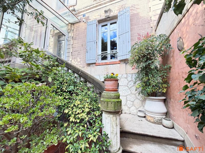 Maison de ville - 100 m² - 5 pièces