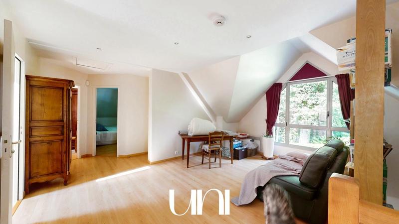 Maison - 264 m² - 8 pièces